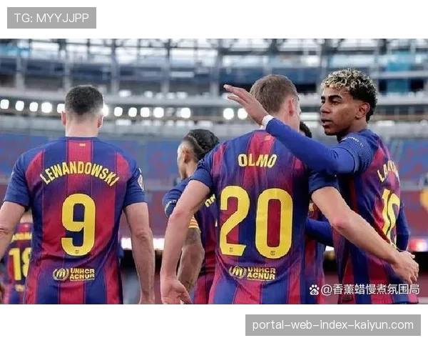 纽卡面对巴萨让莱万拉菲尼亚随意跑动，诺坎普0-7崩盘显防守崩溃